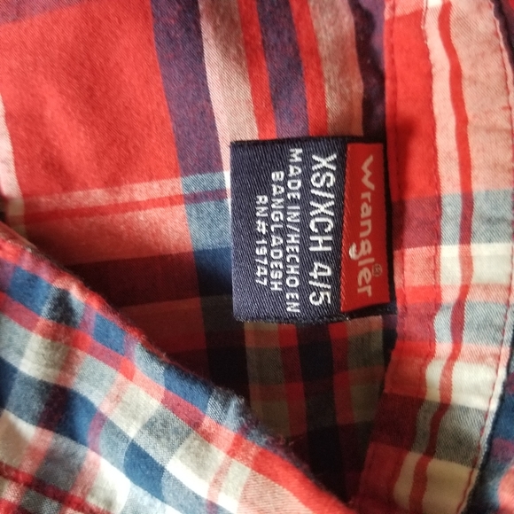 Wrangler button up shirt - Picture 3 of 4